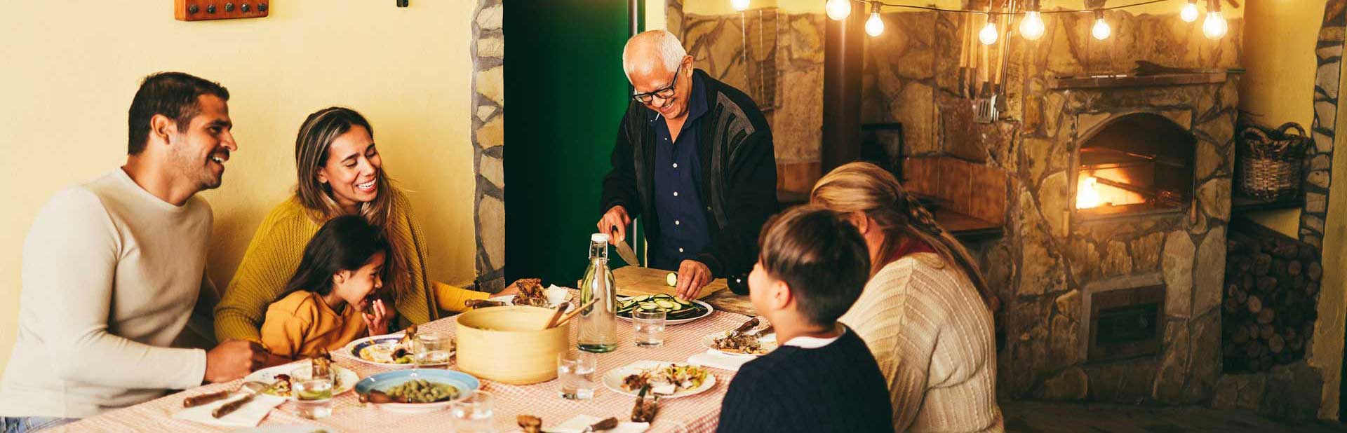 USAUnidos-Latin-Family-Home-Dinner USAUnidos-Latin-Family-Home-Dinner